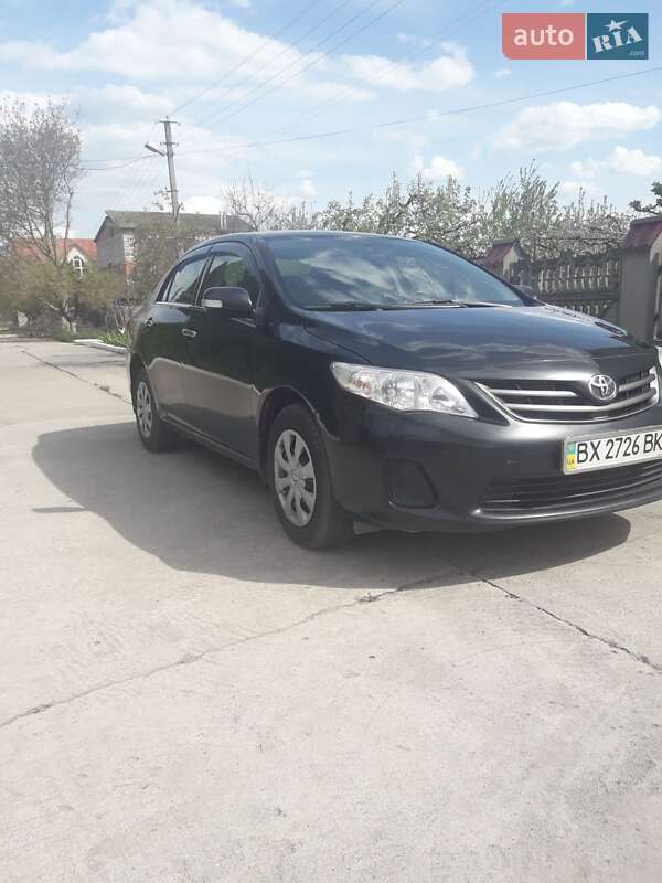 Седан Toyota Corolla 2010 в Кам'янець-Подільському