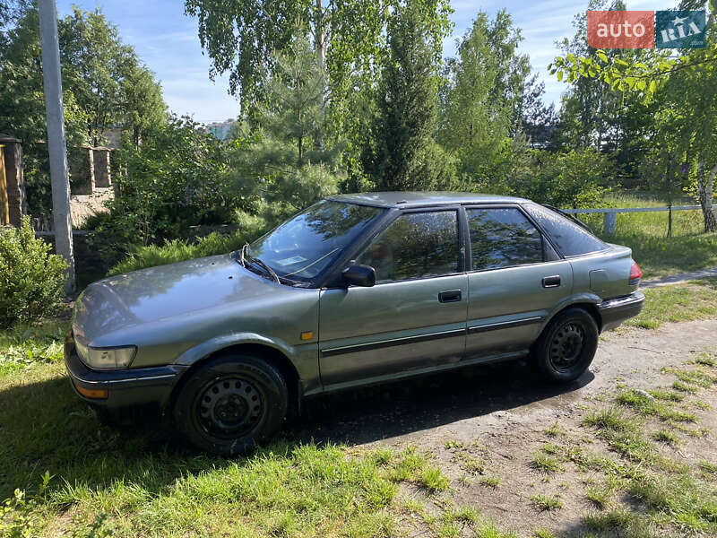 Ліфтбек Toyota Corolla 1988 в Сарнах