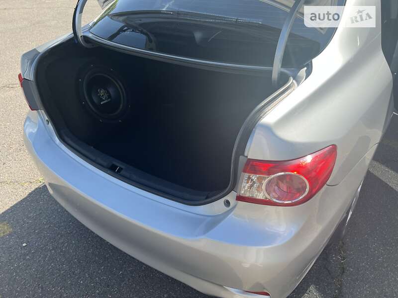 Седан Toyota Corolla 2011 в Южноукраинске
