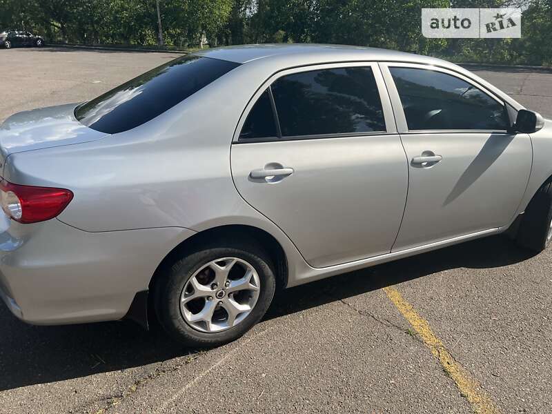 Седан Toyota Corolla 2011 в Южноукраинске