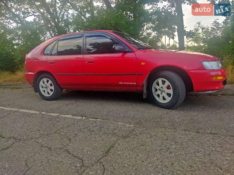 Хэтчбек Toyota Corolla 1996 в Одессе