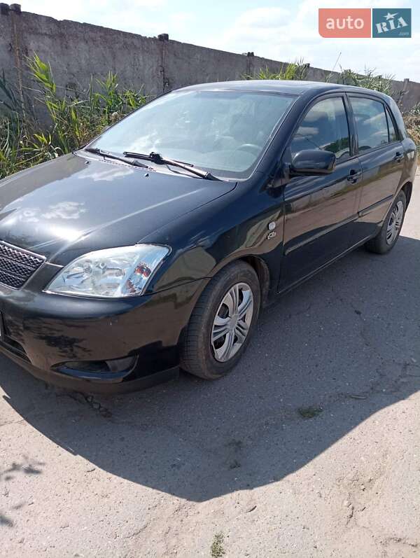 Хэтчбек Toyota Corolla 2003 в Южном