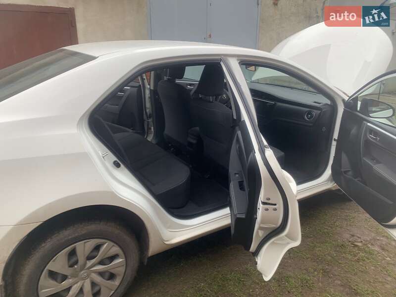 Седан Toyota Corolla 2016 в Одесі