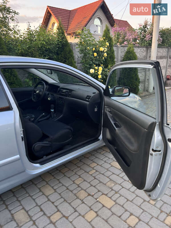 Седан Toyota Corolla 2005 в Житомире