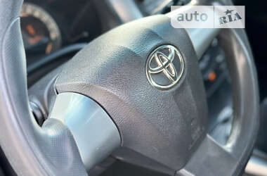 Седан Toyota Corolla 2010 в 