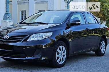 Седан Toyota Corolla 2010 в Желтых Водах