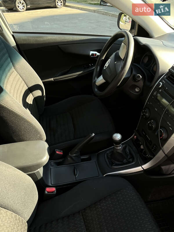 Седан Toyota Corolla 2012 в Одесі