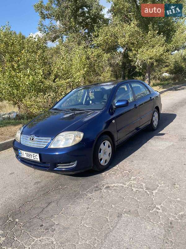 Седан Toyota Corolla 2005 в Полтаві