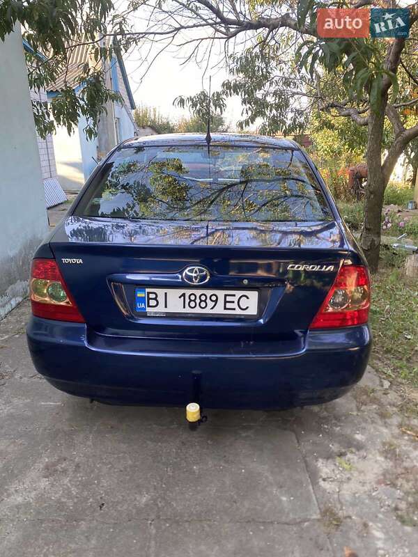Седан Toyota Corolla 2005 в Полтаві