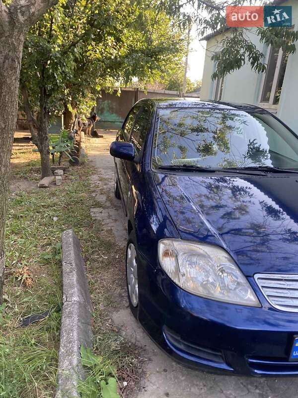 Седан Toyota Corolla 2005 в Полтаві