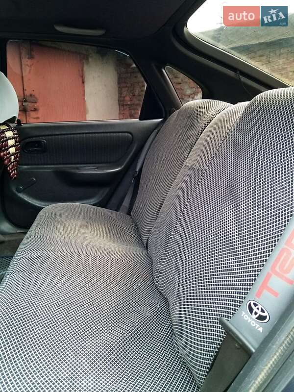 Хэтчбек Toyota Corolla 1994 в Кривом Роге