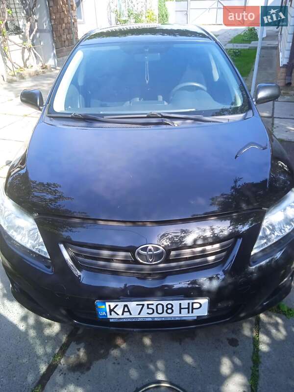 Седан Toyota Corolla 2009 в Киеве