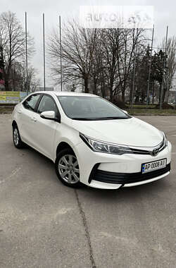 Седан Toyota Corolla 2017 в Запоріжжі