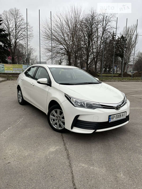 Седан Toyota Corolla 2017 в Запоріжжі