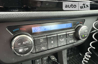 Седан Toyota Corolla 2014 в 