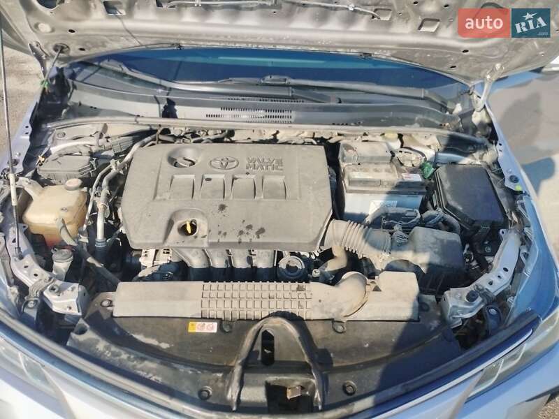 Седан Toyota Corolla 2019 в Черновцах