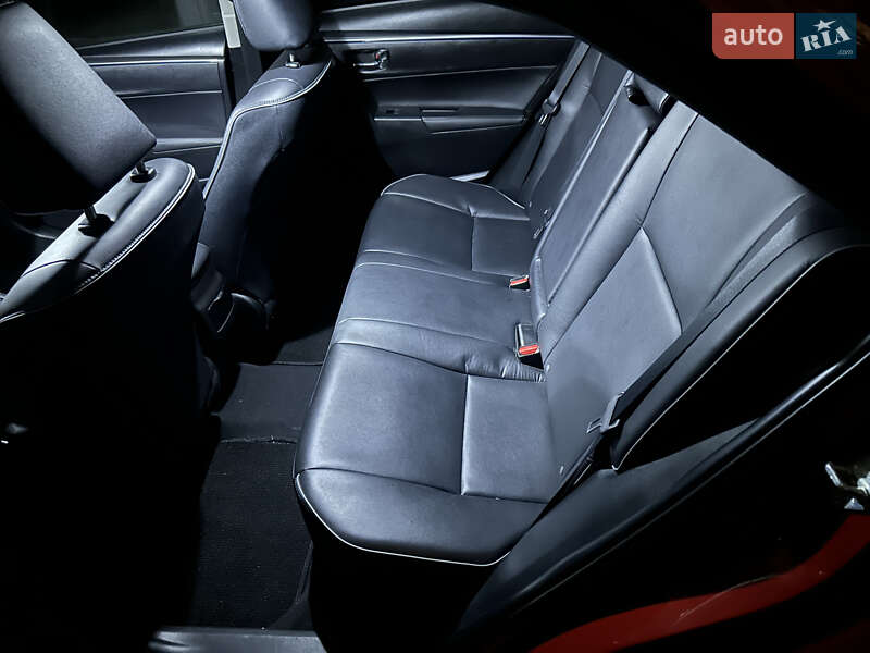 Седан Toyota Corolla 2014 в Києві