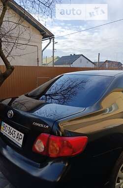 Седан Toyota Corolla 2009 в Гусятине