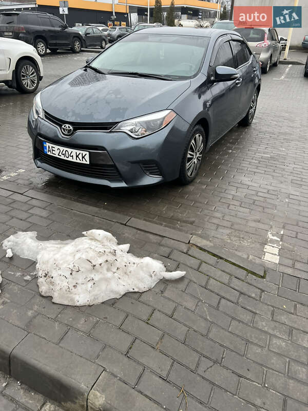 Седан Toyota Corolla 2015 в Днепре