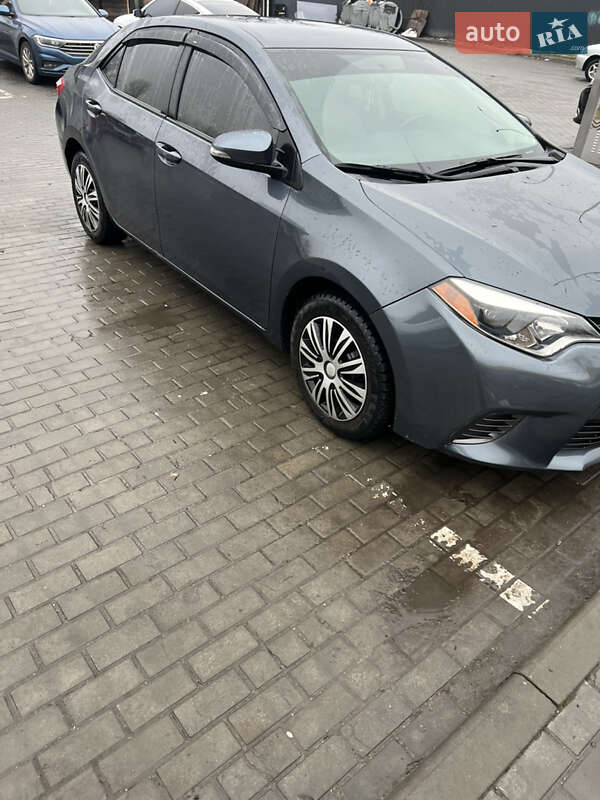 Седан Toyota Corolla 2015 в Днепре