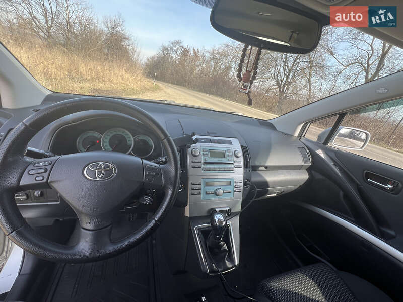 Мінівен Toyota Corolla 2007 в Чернівцях