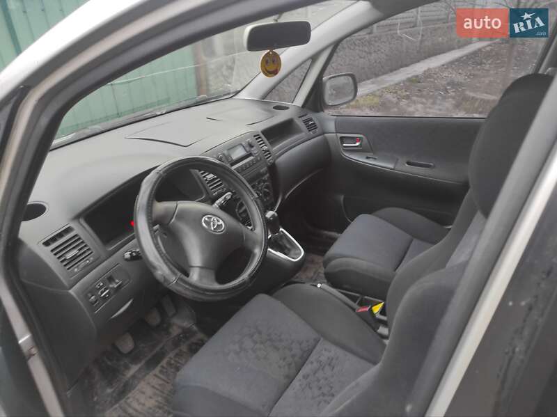 Універсал Toyota Corolla 2002 в Кам'янському