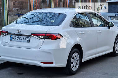 Седан Toyota Corolla 2022 в Києві