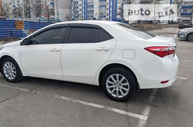 Седан Toyota Corolla 2016 в Чернигове