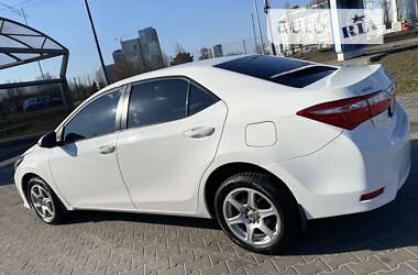 Седан Toyota Corolla 2016 в Киеве