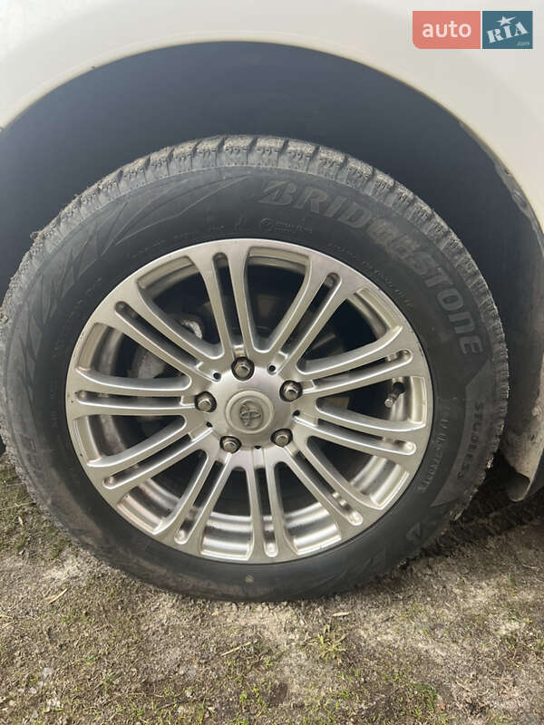 Седан Toyota Corolla 2011 в Мерефа