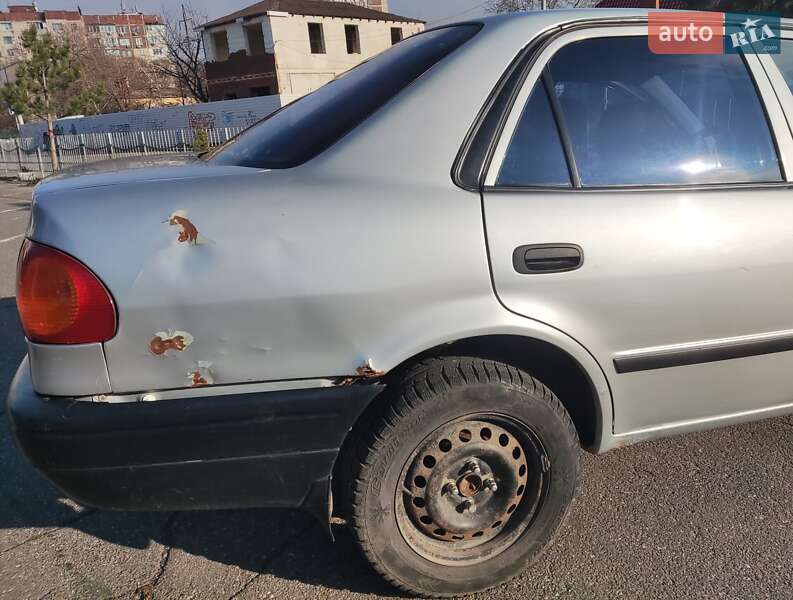Седан Toyota Corolla 1999 в Одесі