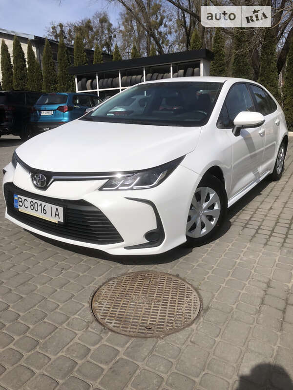 Седан Toyota Corolla 2019 в Львове