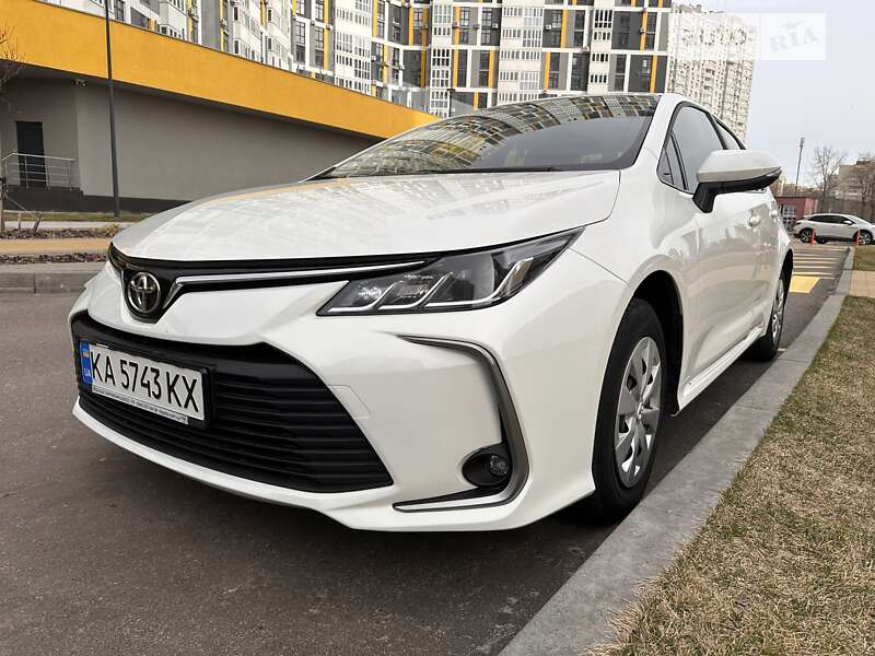 Седан Toyota Corolla 2021 в Киеве
