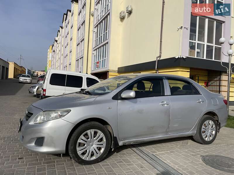 Седан Toyota Corolla 2008 в Виннице
