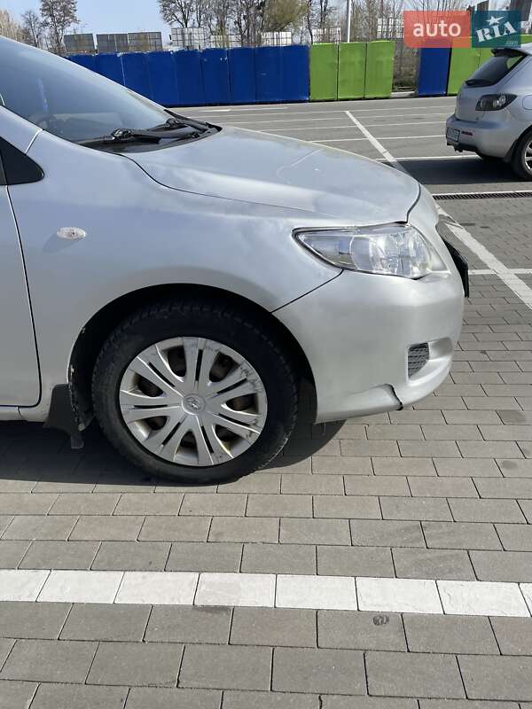 Седан Toyota Corolla 2008 в Виннице