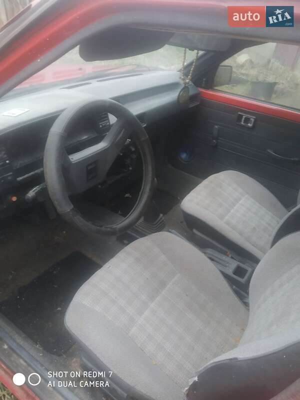 Седан Toyota Corolla 1986 в Луцьку