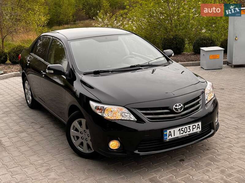 Седан Toyota Corolla 2011 в Києві