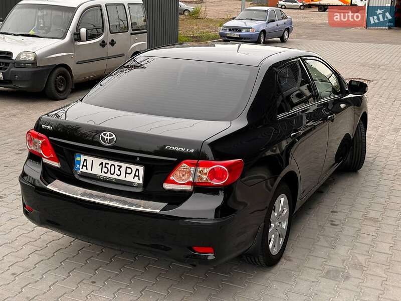 Седан Toyota Corolla 2011 в Києві