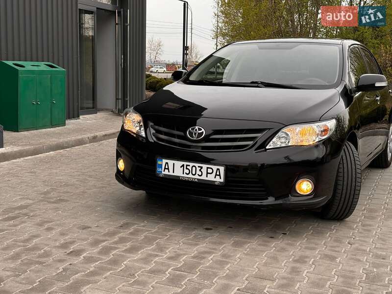 Седан Toyota Corolla 2011 в Києві