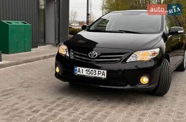 Седан Toyota Corolla 2011 в Киеве