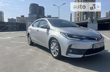 Седан Toyota Corolla 2017 в Києві