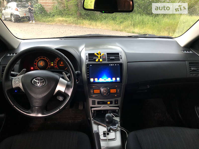 Седан Toyota Corolla 2008 в Кривом Роге