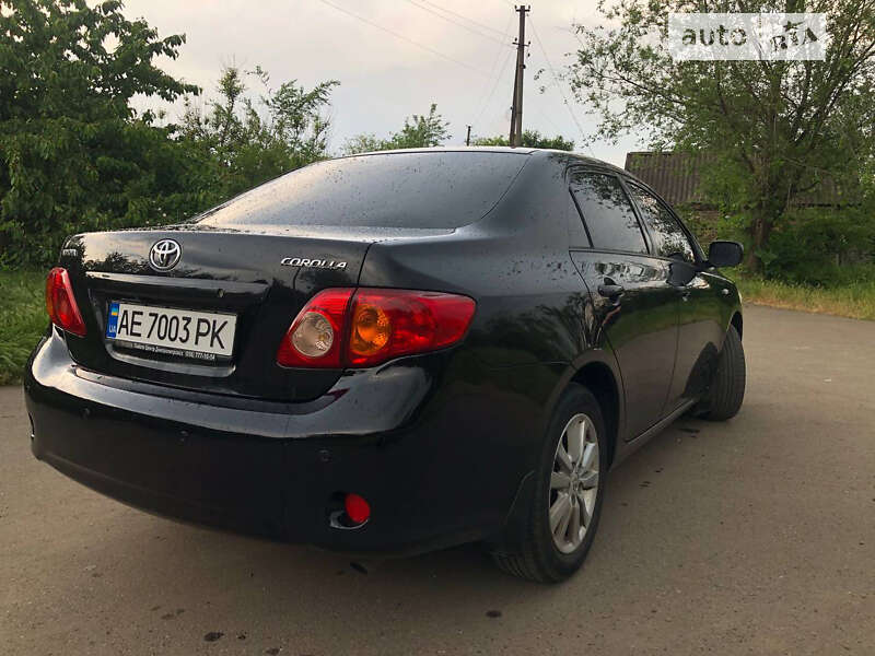 Седан Toyota Corolla 2008 в Кривом Роге