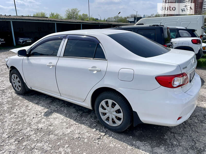 Седан Toyota Corolla 2010 в Дніпрі