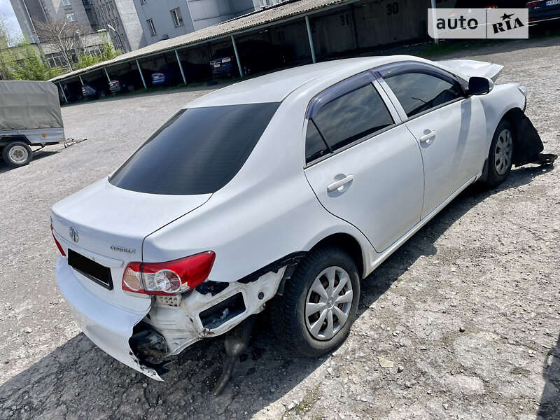 Седан Toyota Corolla 2010 в Дніпрі