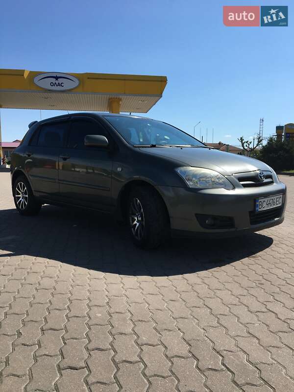 Хэтчбек Toyota Corolla 2006 в Бродах