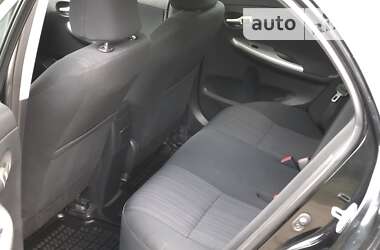 Седан Toyota Corolla 2009 в Ивано-Франковске