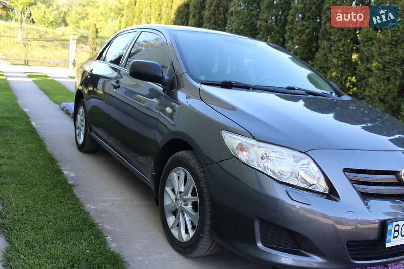 Седан Toyota Corolla 2010 в Підгайцях