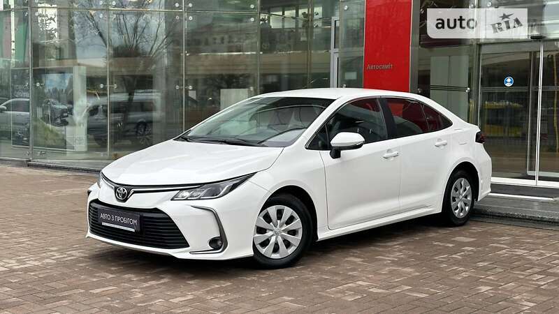 Седан Toyota Corolla 2019 в Києві