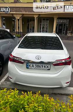 Седан Toyota Corolla 2013 в Києві